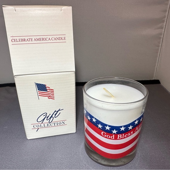 Avon - Celebrate America Candle - Picture 1 of 4
